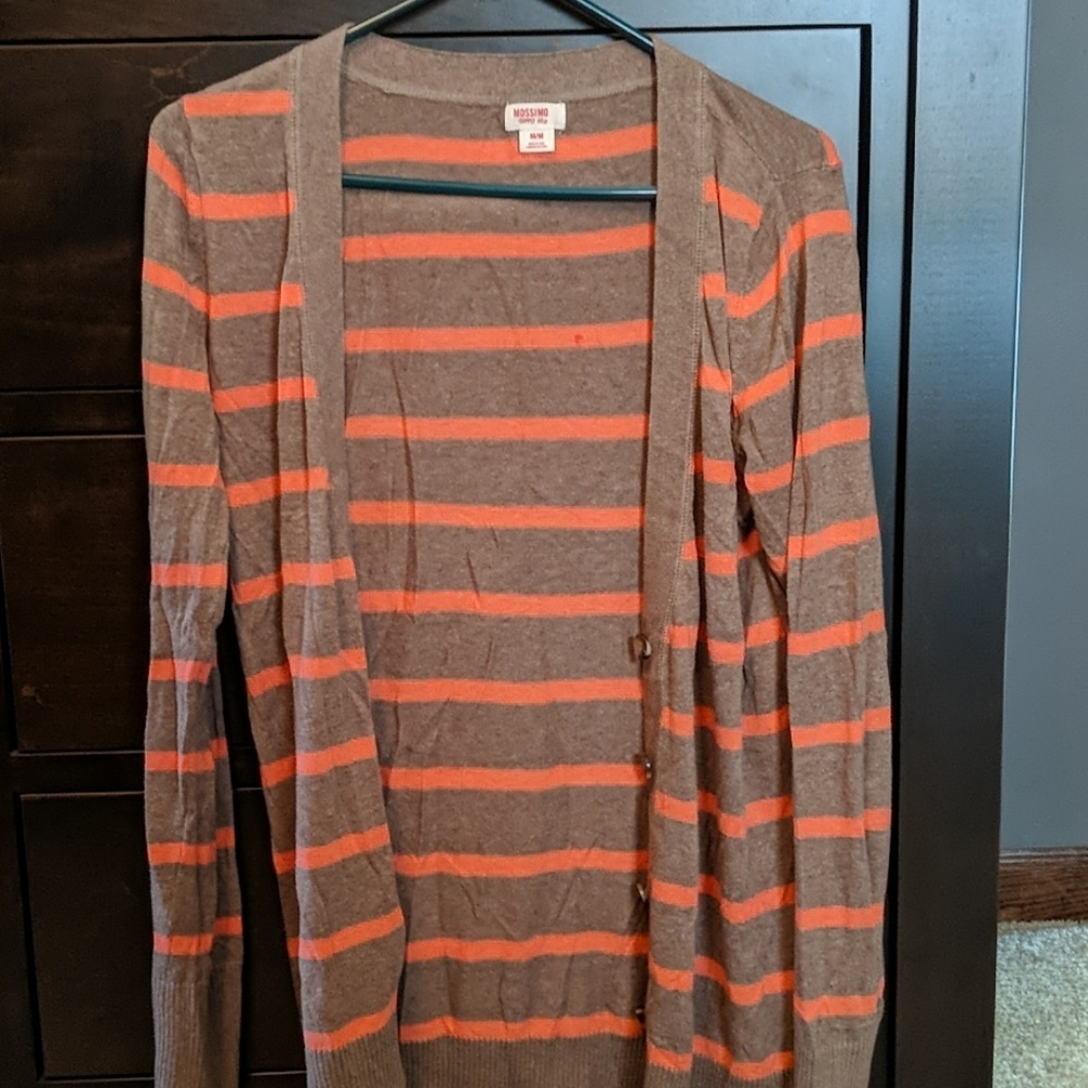 Long sleeve sweater/cardigan